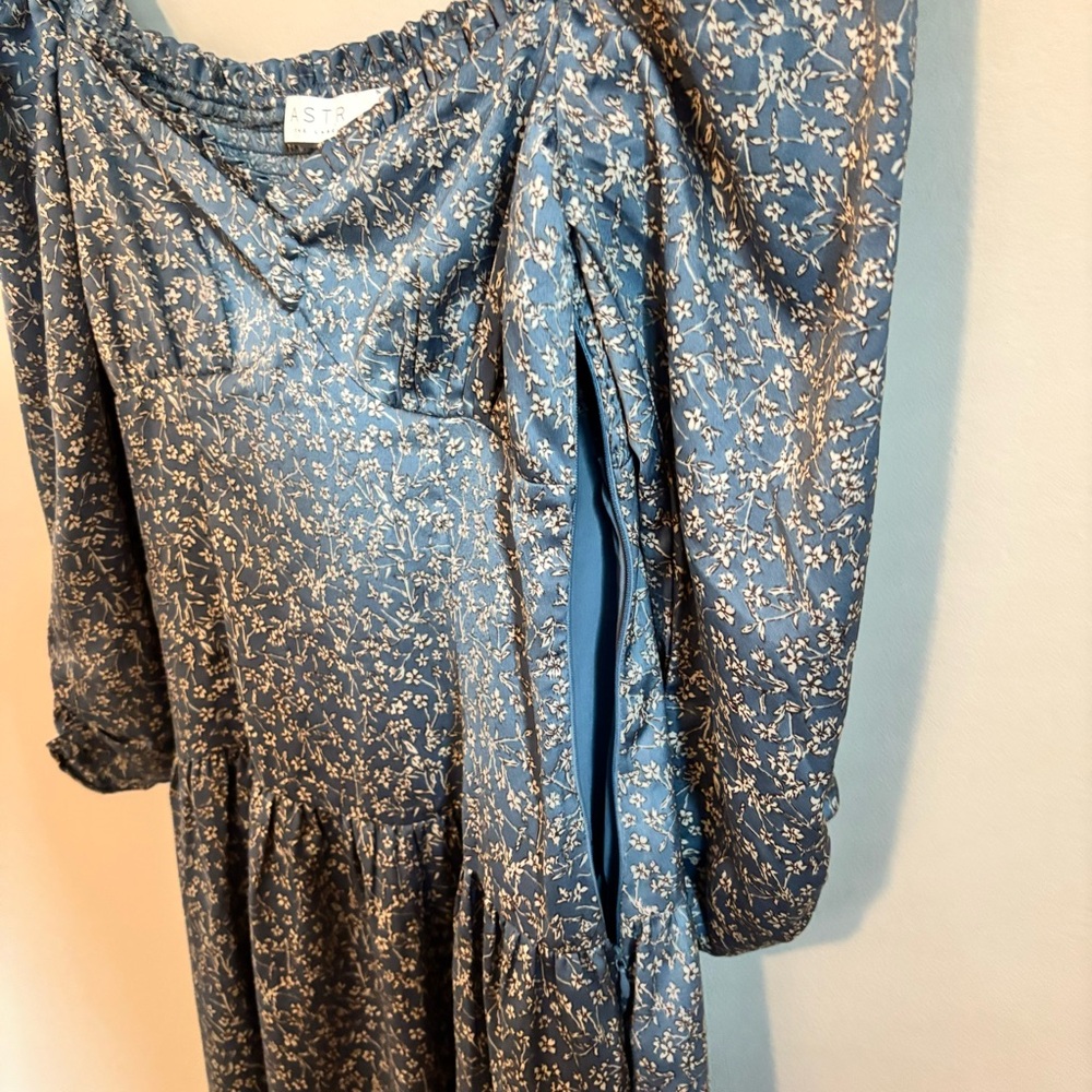 ASTR THE LABEL: Puff Sleeve, Sweetheart Neckline,  Corset Dress - Picture 7 of 8